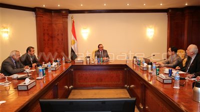 وزير الاتصالات يلتقي مدير شركة «LG»