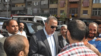 محافظ الجيزة يراقب الأسواق بإمبابة والوراق للتأكد من الالتزام بالأسعار (صور)
