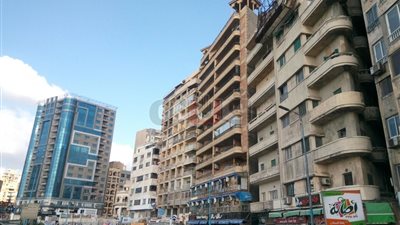 تحويلات مرورية بسبب سقوط لوحة إعلانات تزن 10 أطنان في الإسكندرية