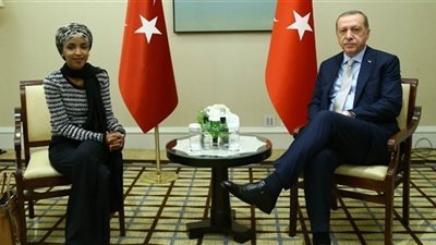 صفقة بمليون دولار.. سر عدم اعتراف إلهان عمر نائبة الكونجرس بإبادة الأرمن