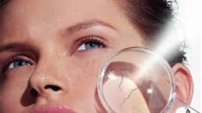 قناع الزبادي والفراولة يخلصك من آثار الشمس على البشرة