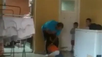 روشتة علاج لتأهيل «أطفال التعذيب».. «خضر»: أمهات بديلة لتعويضهم..«عيسوي»: مبادرة «عين شمس» ومحاسبة الجاني هما الحل.. «هندي»: مكونات الشخصية للمعذبين ت