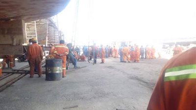 عمال شركة «التمساح» يواصلون إضرابهم لليوم السادس في الإسماعيلية