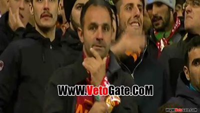 شبيه «جمال مبارك» يظهر في لقاء ليفربول وروما (فيديو)