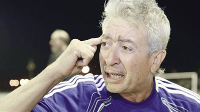 حلمي طولان يشهد مباراة شباب إنبي مع سموحة في دوري الجمهورية