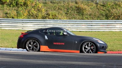 نيسان تختبر سيارتها 370Z (صور)
