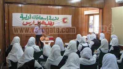 بالصور.. تواصل فعاليات دورة الإسعافات الأولية لطلاب جنوب سيناء