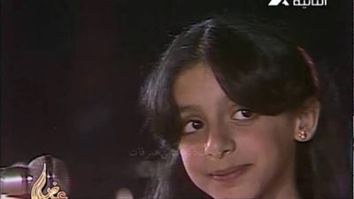 أنغام تنشر صورة من طفولتها