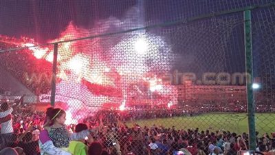 25 مشهدًا ترصد لحظة حضور الألتراس تمرين الأهلي بملعب «التتش»