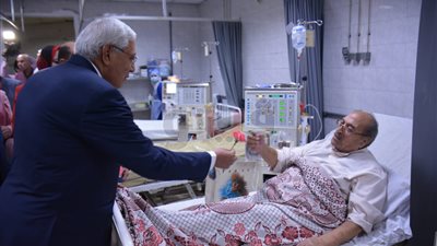 محافظ الدقهلية يتفقد مستشفى التأمين الصحي (صور)