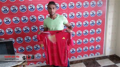 بالصور.. نبروه يتعاقد مع ثلاثي المحلة