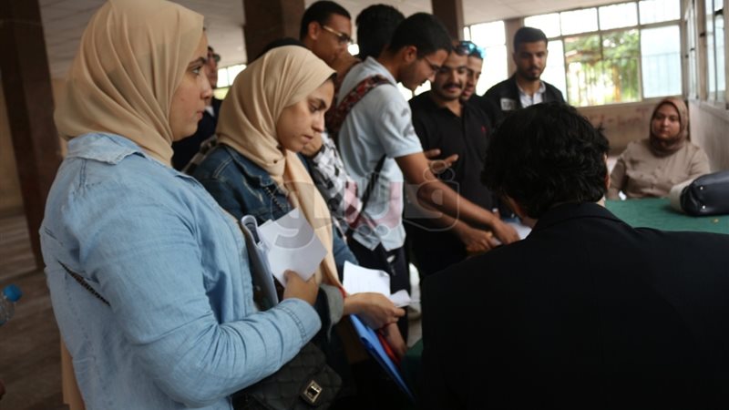  طلاب كلية الفنون
