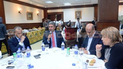 بالصور.. شريف فتحي يكشف عن «نزيف الطيران».. 11 مليار جنيه خسائر منذ ثورة يناير.. 25% انخفاضا في نسبة الركاب.. رئيس «القابضة للطيران»: 3 مليارات دولار لتطوير الشركة.. لا زيادة في أس