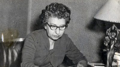 سهير القلماوي تقترح مدرسة لتعليم الآباء