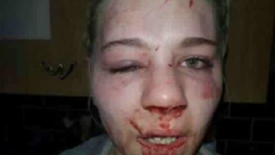 لحظة سحل فتاتين لأخرى شقراء بطريقة وحشية (فيديو)