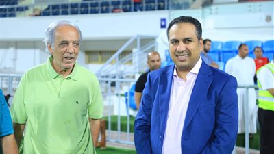 قنصل مصر في الإمارات يحضر مران الأهلي