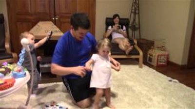 بالفيديو.. رد فعل طفلة عند إخبارها بوقوع زلزال أو حريق