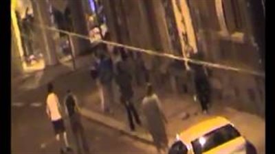 بالفيديو.. مشاجرة بالأيدي بين مجموعة رجال تنتهي بشكل مأساوي