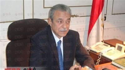 محافظ المنيا يلتقى الأطباء لمناقشة خطف زملائهم الأقباط