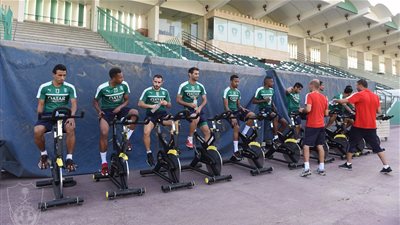 عبد الشافي يشارك بتدريبات أهلي جدة استعدادا للتعاون