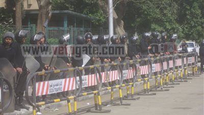 بالصور.. تواجد أمنى مكثف أمام وزارة الرياضة تحسبًا لـ 