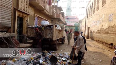 بالفيديو.. عمال نظافة أسيوط في عيدهم: «يوميتنا 15 جنيه وملناش أجازة»