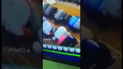 لحظة وفاة مسن أثناء الصلاة بالمسجد (فيديو)