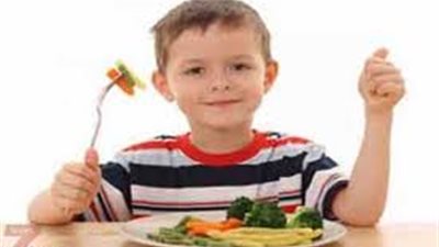 أفضل الطرق للتعامل مع رفض طفلك للطعام صيفا