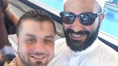 بالصور.. أحمد سعد يتوجه لأداء العمرة بعد ساعات من شائعة زواجه