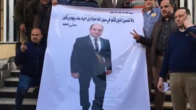 مدير أمن القليوبية يلتقط الصور فرحا بتصفية قاتل رئيس مباحث شبرا