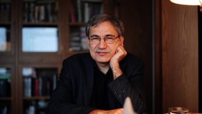 الأديب التركي 