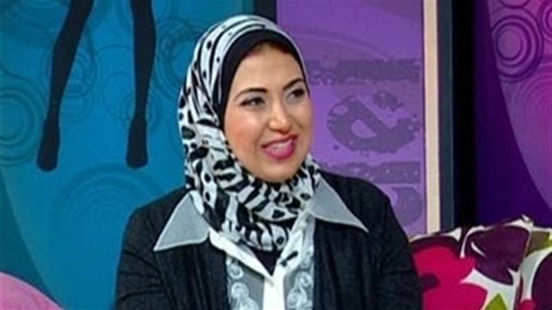 خبيرة التجميل مي