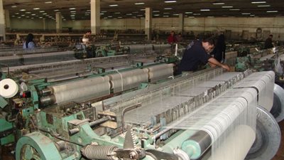 قيادي عمالي: ضعف إنتاج «غزل المحلة» لتوقف الماكينات وتراكم الديون