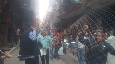 حملة لإزالة الباعة الجائلين بشوارع الوراق (صور)