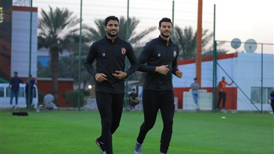 مران قوي لثلاثي حراس مرمى الأهلي في الإمارات