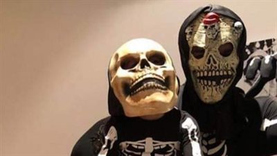 محمد صلاح يحتفل بالهالوين مع ابنته مكة (صور)