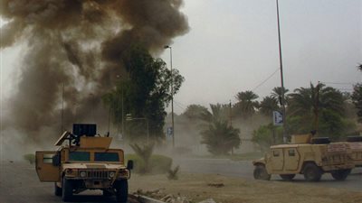 استشهاد 3 جنود وإصابة 10 آخرين في تفجير معسكر برفح