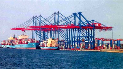 تداول 29 سفينة بمينائي غرب وشرق بورسعيد