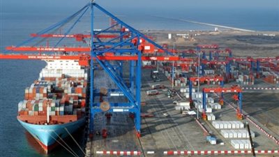 ميناء بورسعيد يستقبل السفينة «ARTANIA»