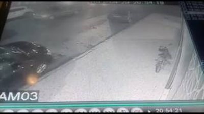 بالفيديو.. لحظة سرقة لص دراجة هوائية