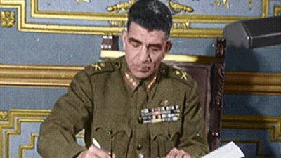 أزمة مارس ... «البكباشي» يعزل «اللواء» ..بدأت بانتصار نجيب وانتهت بعزله..«الإخوان» و«النحاس» يشعلان الخلاف بين الرئيس و«قيادة الثورة».. وحادثة المنشية