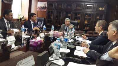 وزير الكهرباء يلتقي سفير الهند لبحث التعاون بين البلدين