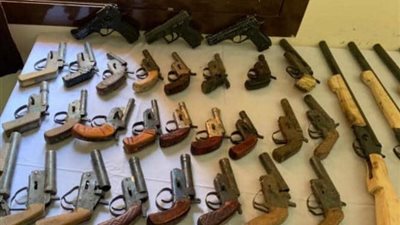 الداخلية تنعش خزينة الدولة بـ 654 مليون جنيه خلال شهر.. رصد تهرب ضريبي بتعاملات 5.7 مليار.. الأمن العام يصادر 5 آلاف قطعة سلاح بينها أسلحة ثقيلة و1.7 مليون طن مخدرات وتنفيذ 2.1 مليون حكم (فيديو)