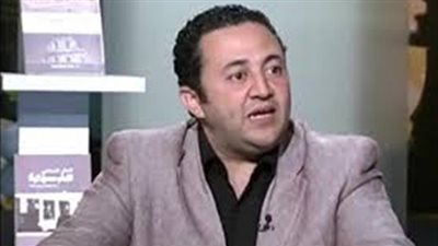 عمرو عبد الهادي ينعي شقيقة خالد أبو النجا