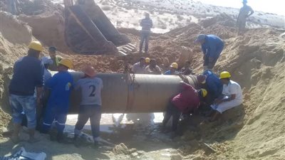 شركة مياه الشرب : إصلاح خط ١٠٠٠ مم المغذي لمدينة العريش (صور)