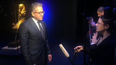 وزير الآثار يجري لقاءات صحفية على هامش افتتاح معرض توت عنخ امون بلندن