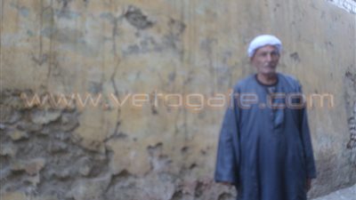 بالفيديو والصور.. أهالي «القيس» بالمنيا يستغيثون لإزالة مسجد القاضي بعد ثبوت عدم أثريته.. المسجد مشيد منذ 5 قرون..كارثة تنتظر 40 منزلا مجاورا للمسجد..والسكان يطالبون بهدمه وإعادة بنائه بالجه