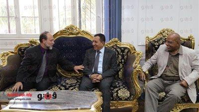 بالصور.. محافظ البحيرة يلتقي مستثمرين إسبان لإقامة مشروعات