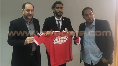 بالصور.. «تيلي سيرف» تسلم الجبلاية ملابس «كأس مصر»