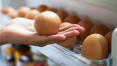 ماذا يحدث إذا لم نضع البيض في الثلاجة؟